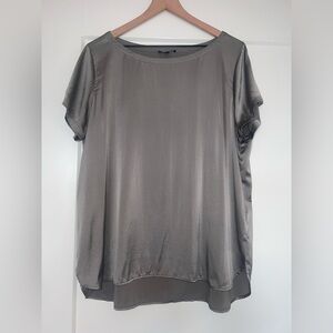 EILEEN FISHER stretch grey silk, bateau neck, short sleeve blouse, size large
